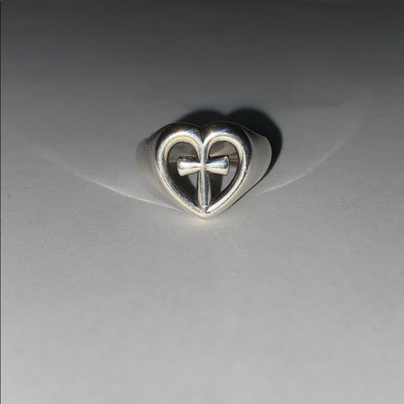 JAMES AVERY cross in heart ring - Picture 2 of 6